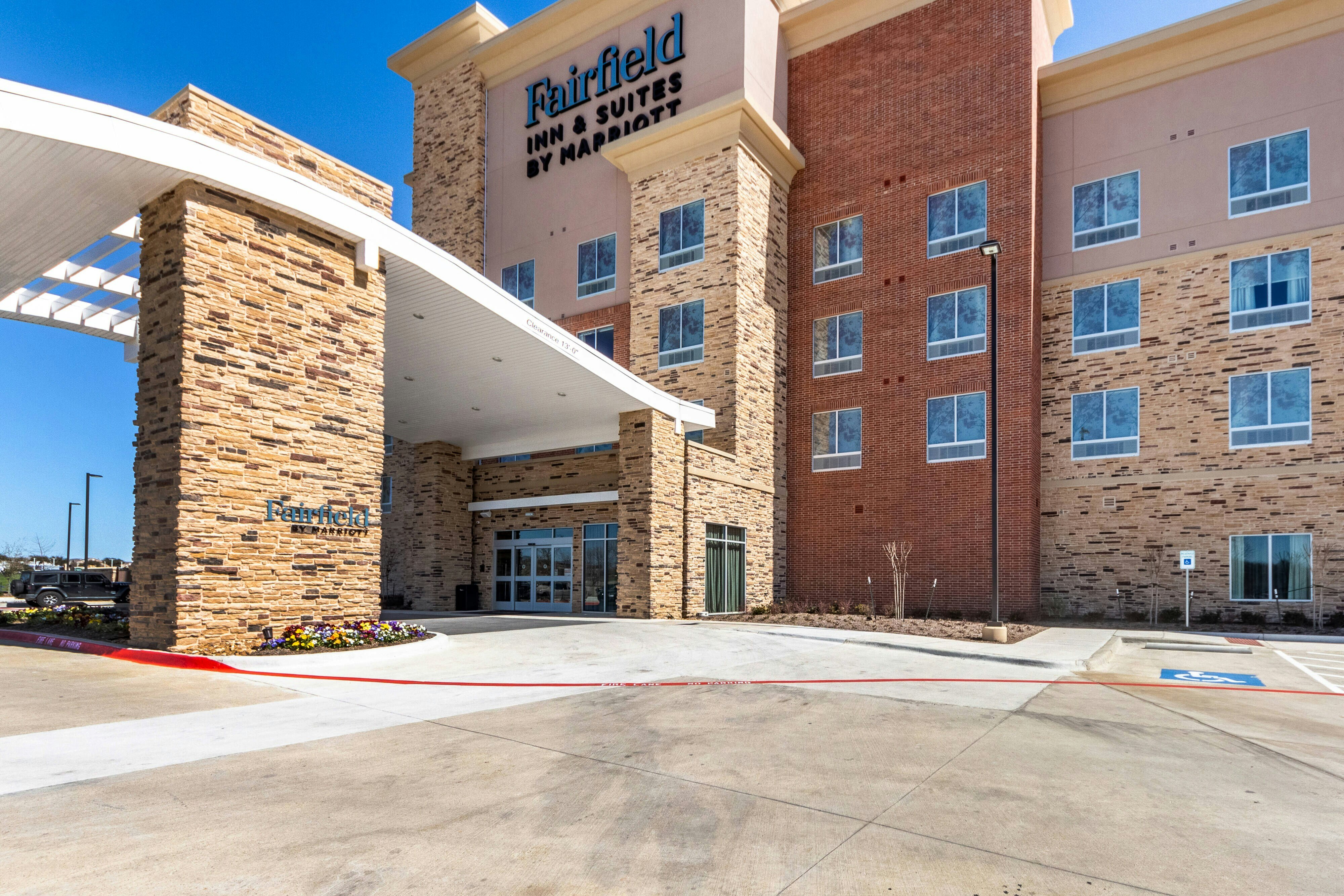 Fairfield Inn & Suites Dallas Arlington South 15/19