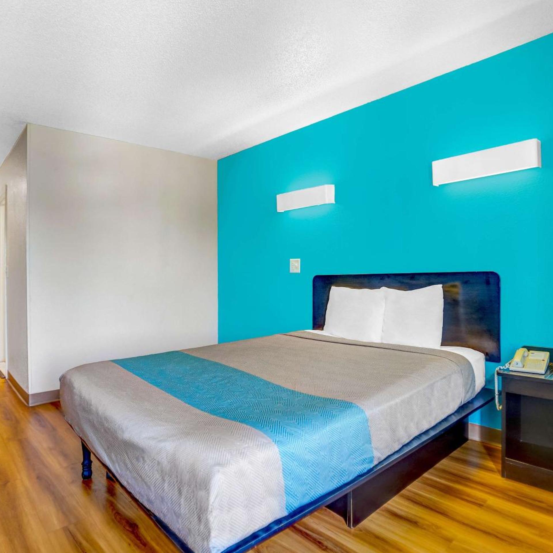 غرفة بسرير كوين لذوي الإعاقة، Motel6 Raleigh, NC - North 7/10