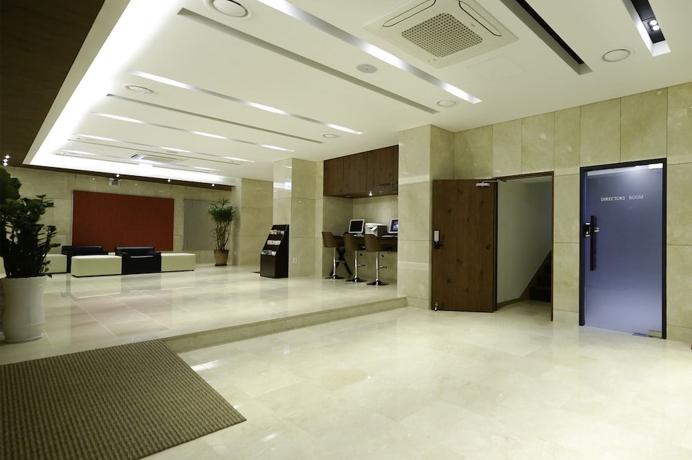 NEW ORIENTAL HOTEL 13/50