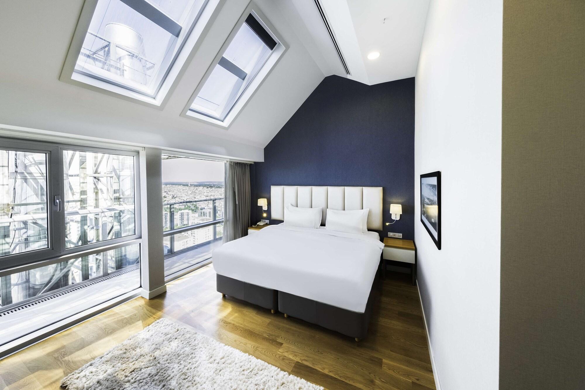 3 Bedrooms, Penthouse, Suite