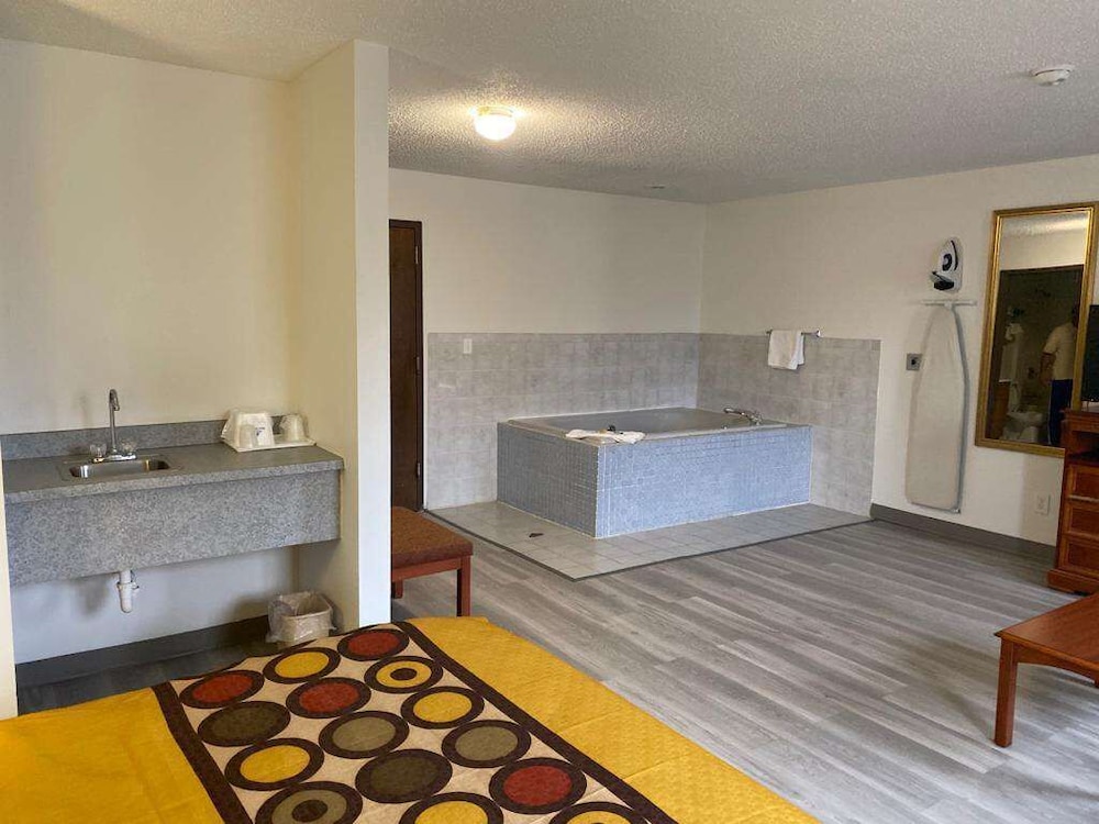 Americas Best Value Inn West Frankfort 16/30