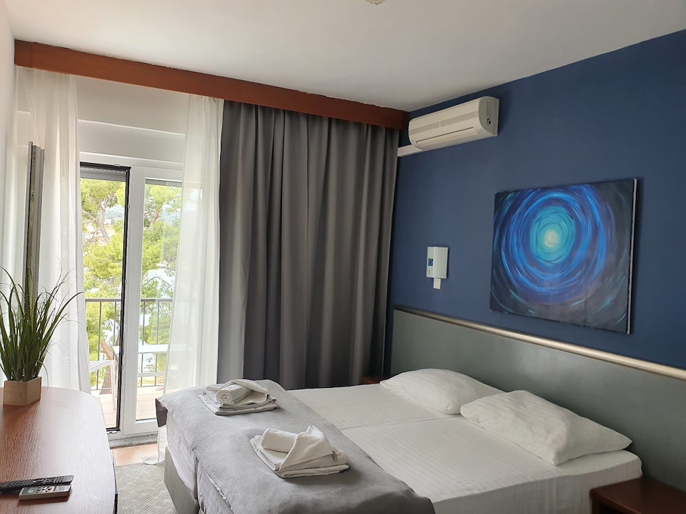 Hotel Lumbarda 25/63