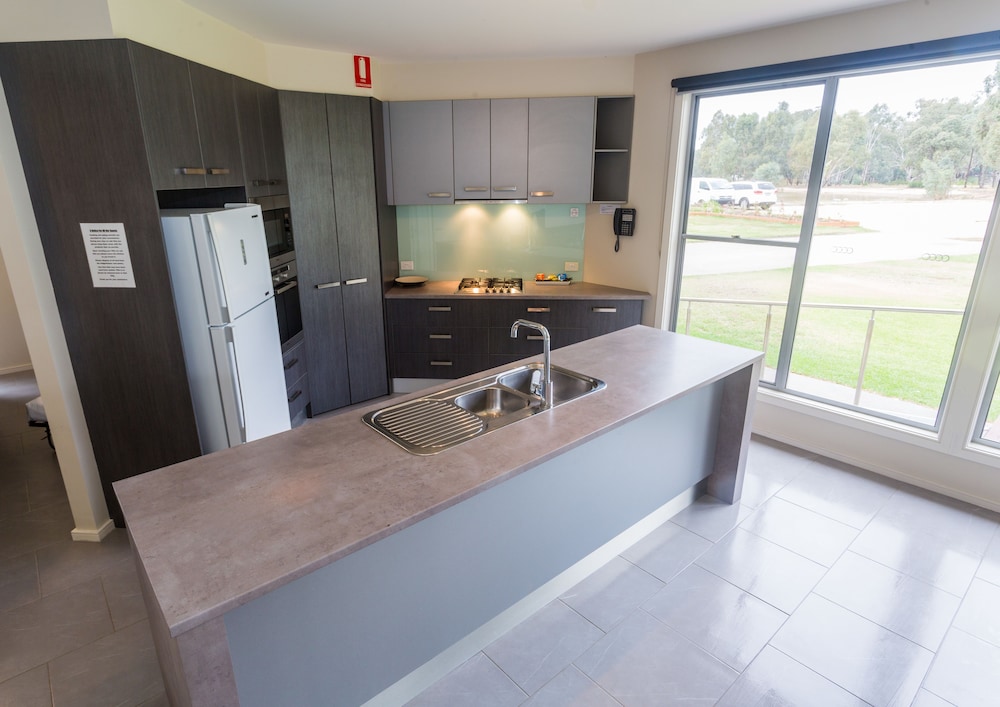 TINDARRA RESORT 9/73
