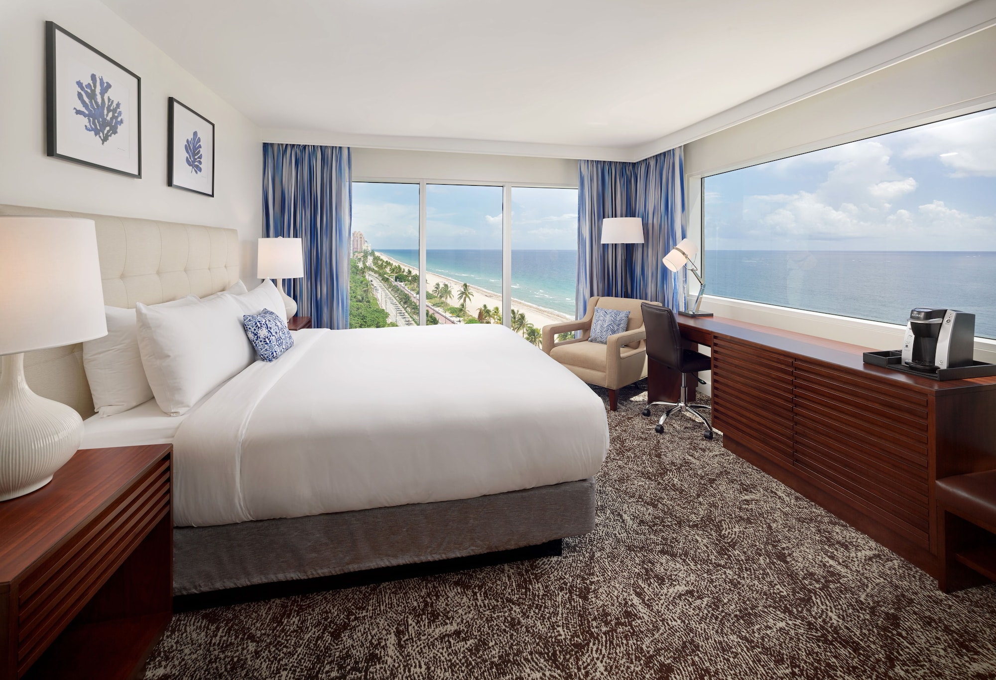 PREFERRED, OCEAN, PREMIER, KING BED, OCEAN VIEW, CORNER