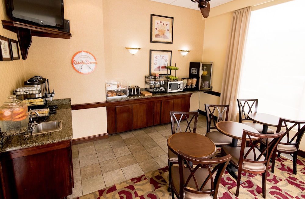Howard Johnson By Wyndham Portsmouth 22/28