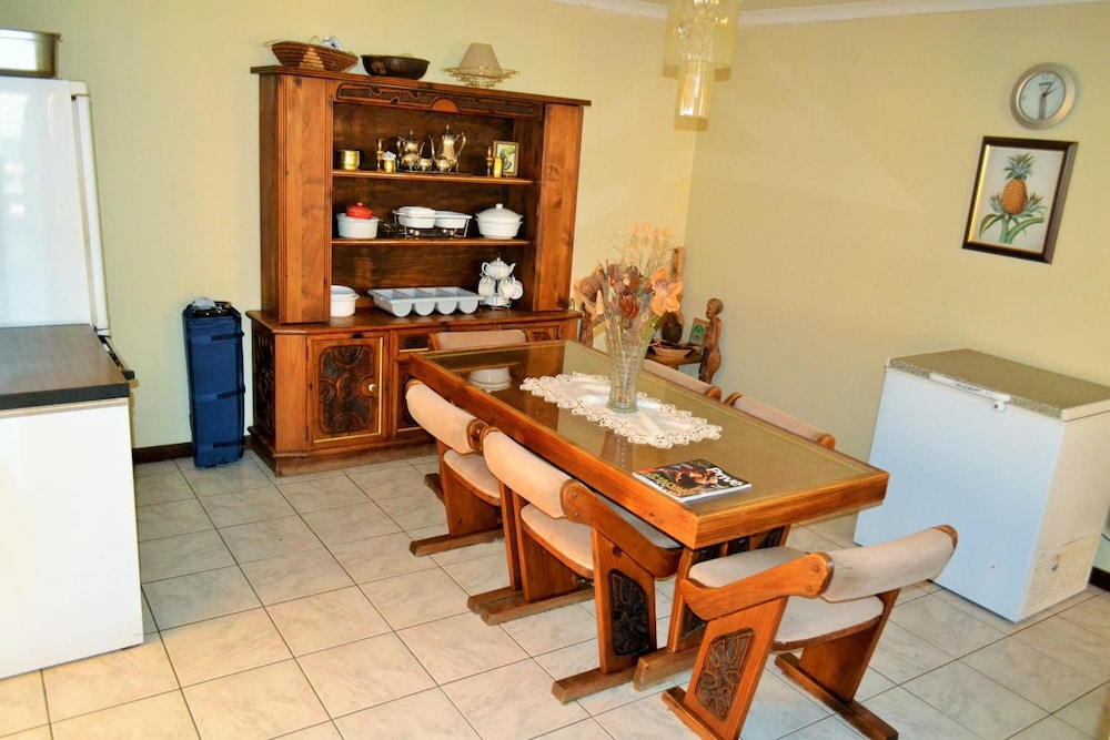 Kamogelo Guest House 24/47
