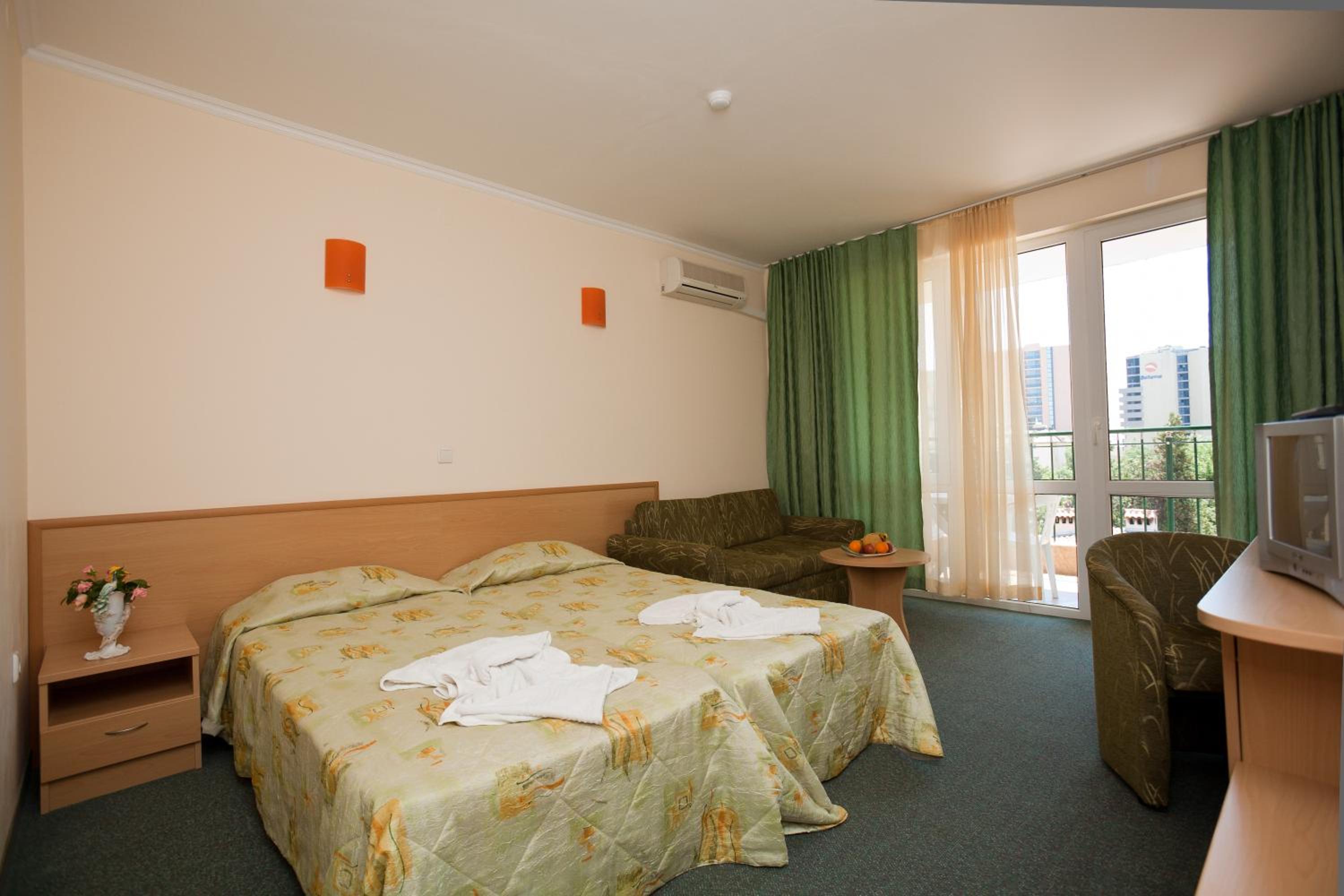 1 BEDROOM, APARTMENT