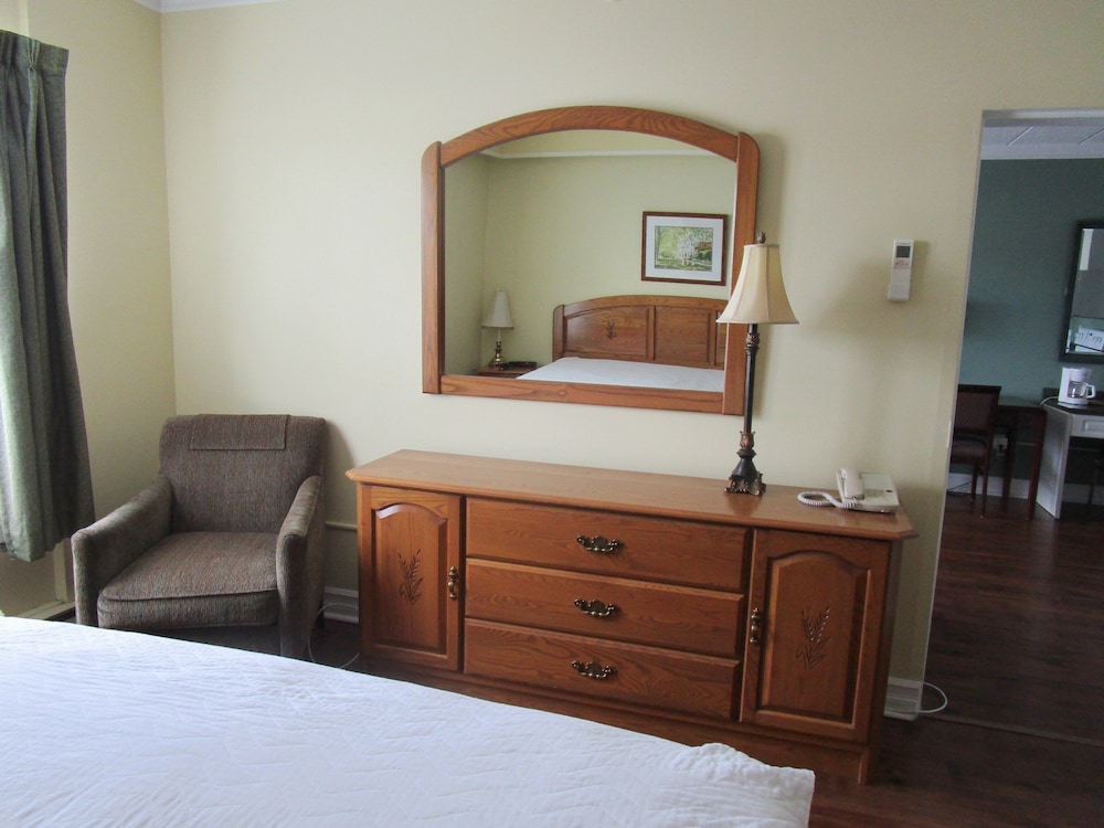 Claymore inn & Suites 15/40