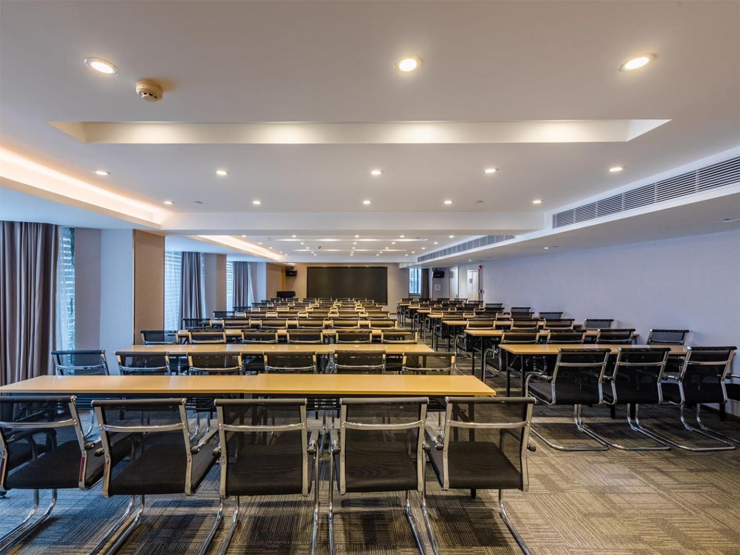 Lavande Hotel(Guangzhou Taigucang shayuan Station) 50/58