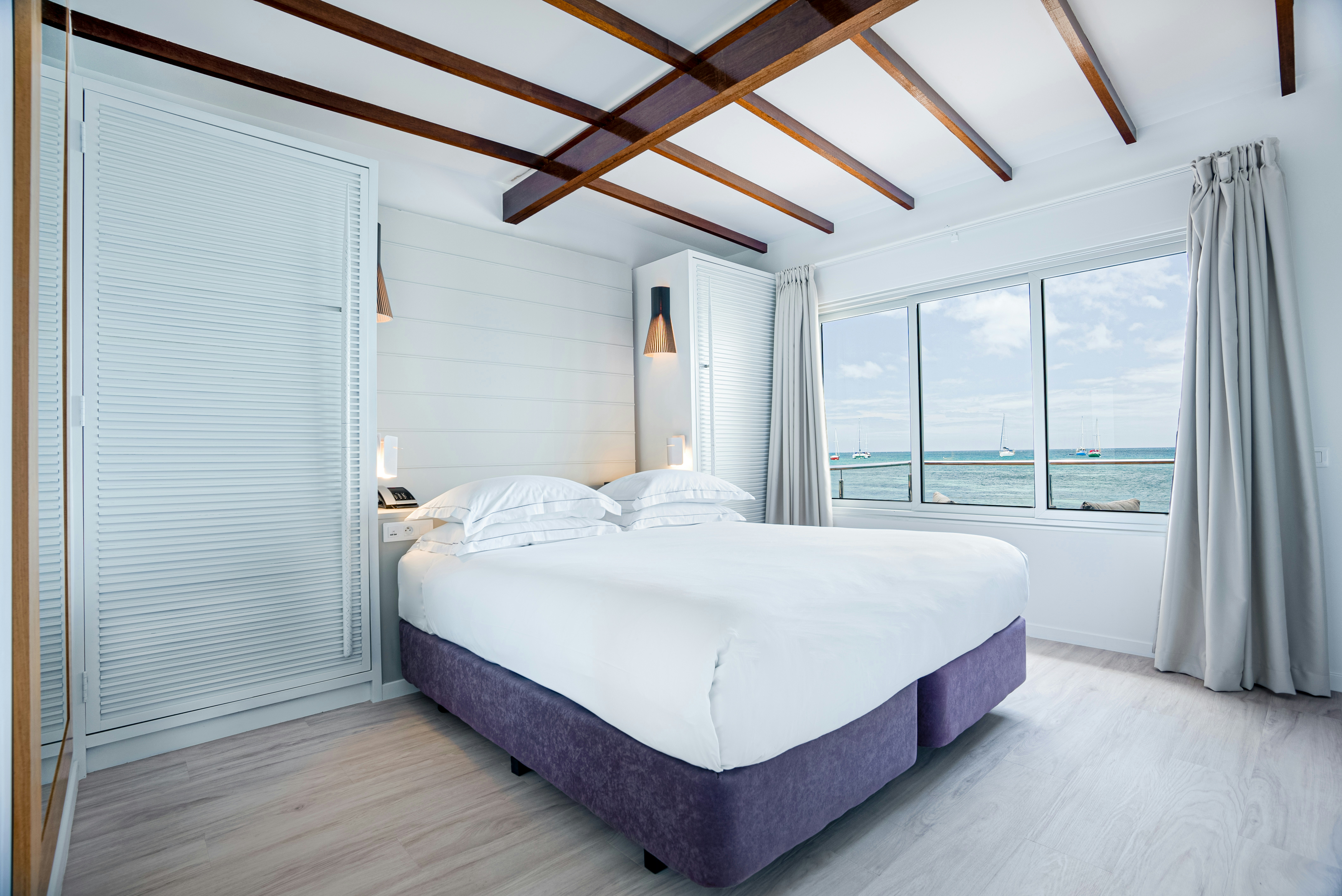 OVERWATER, BUNGALOW, KING BED