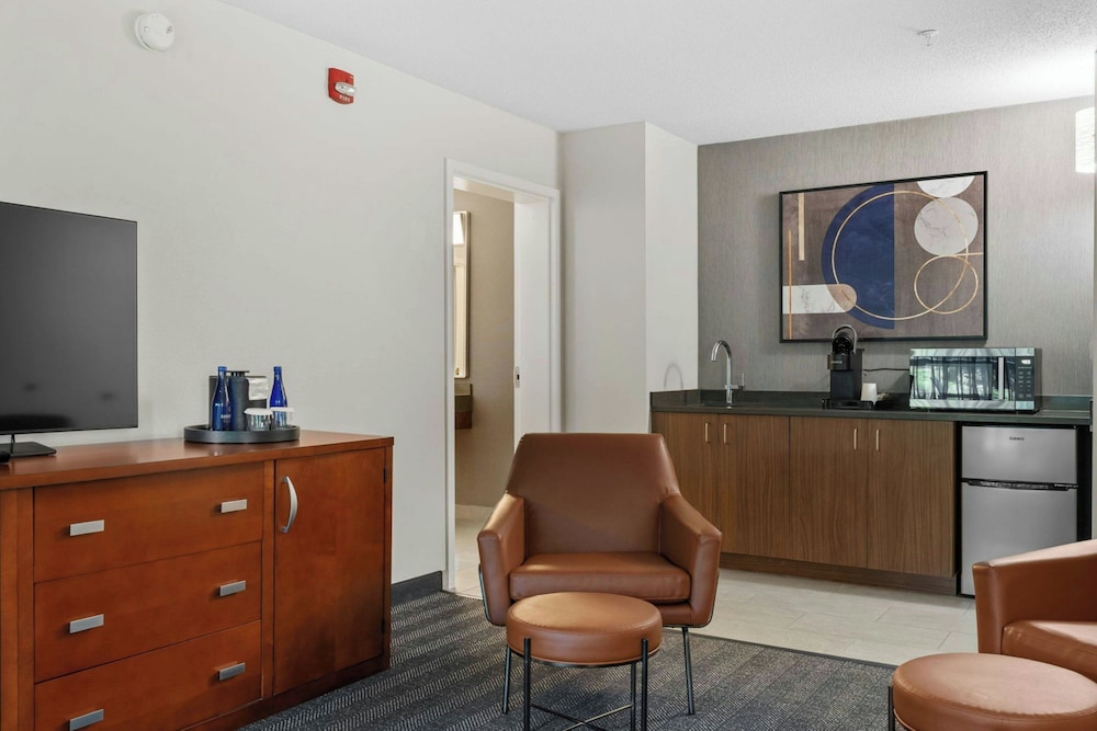 Courtyard By Marriott Burlington Williston 9/65