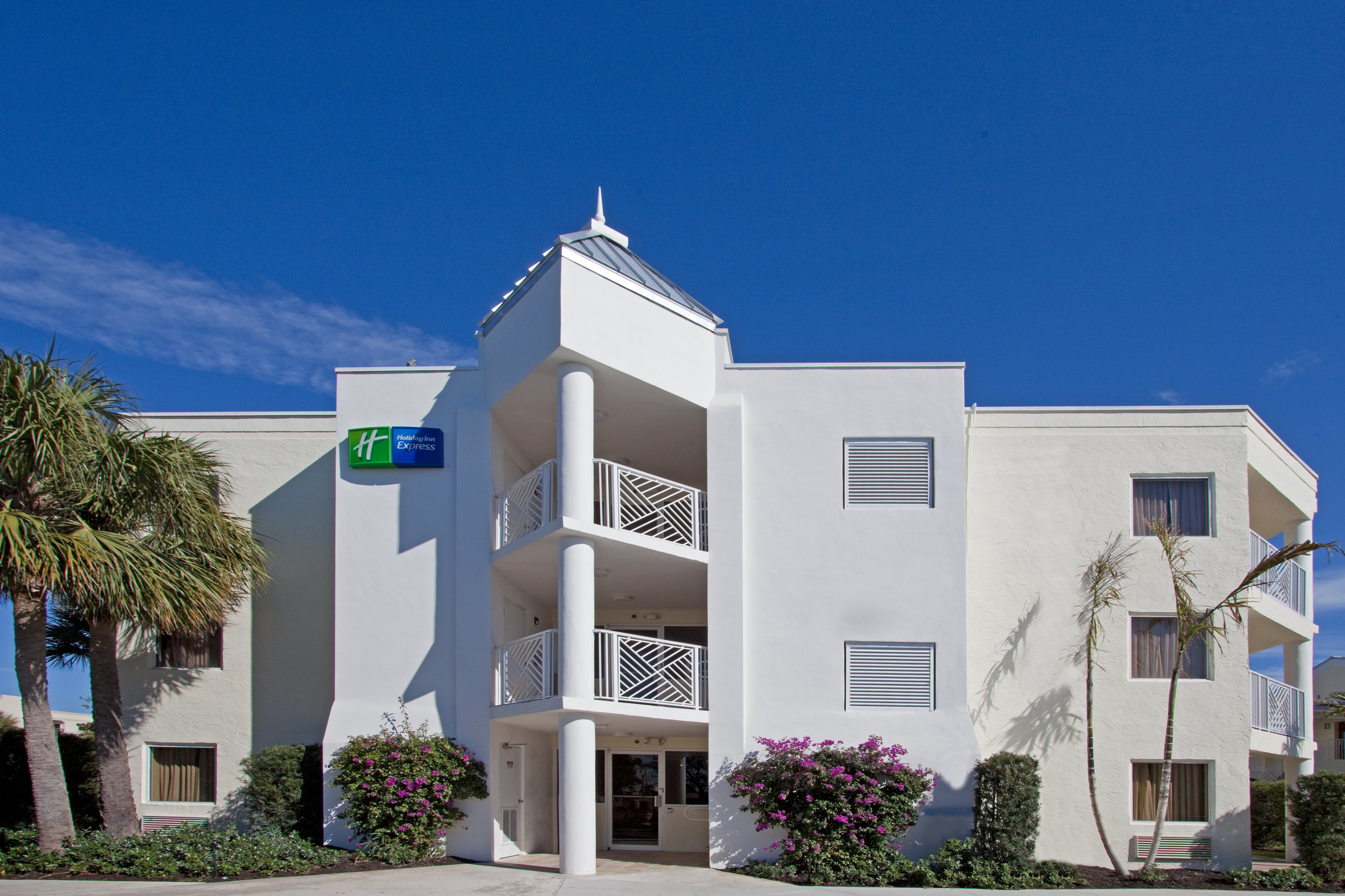 Holiday Inn Express North Palm Beach Oceanview 10/81
