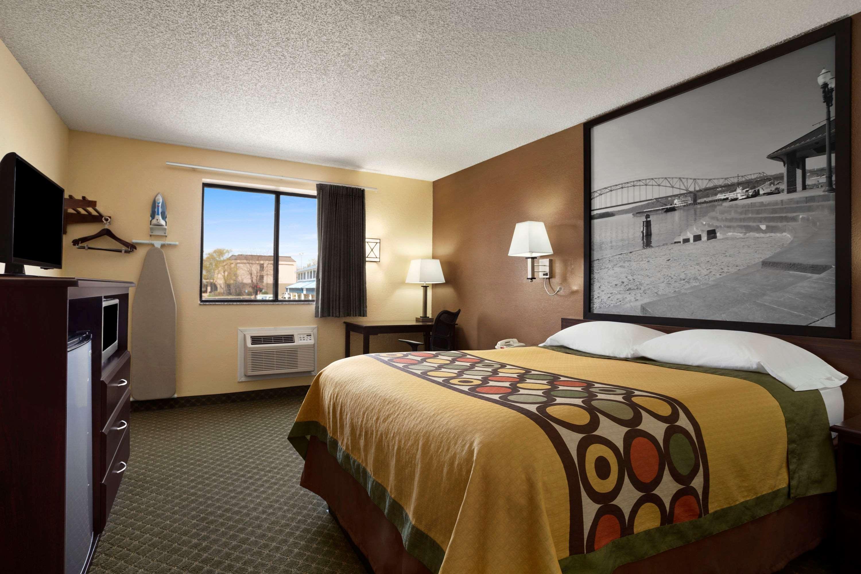 Room, Queen Bed