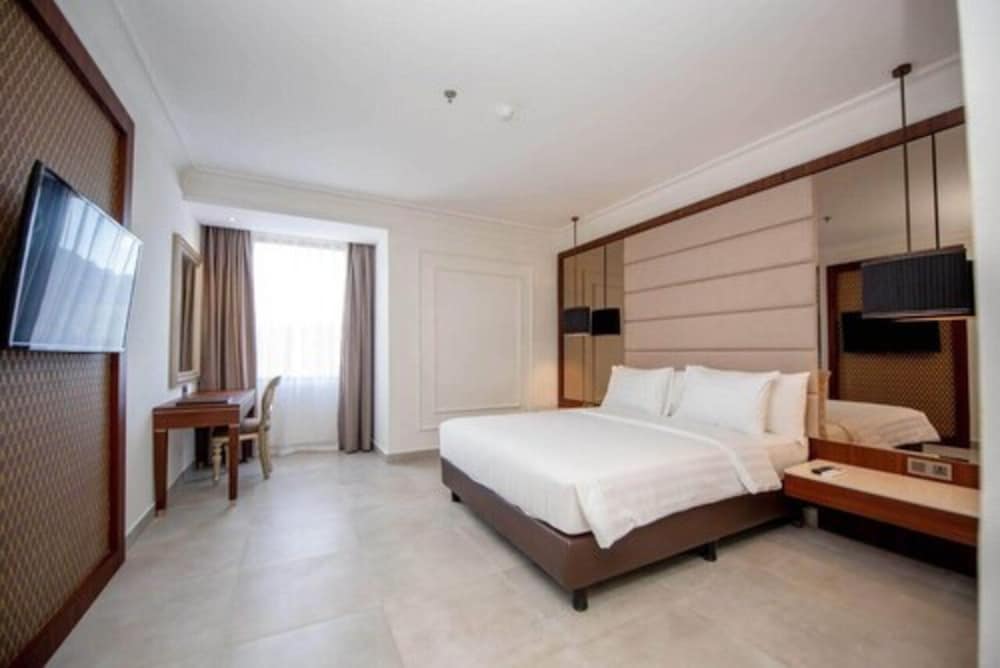 Mahkota Hotel Singkawang 6/20