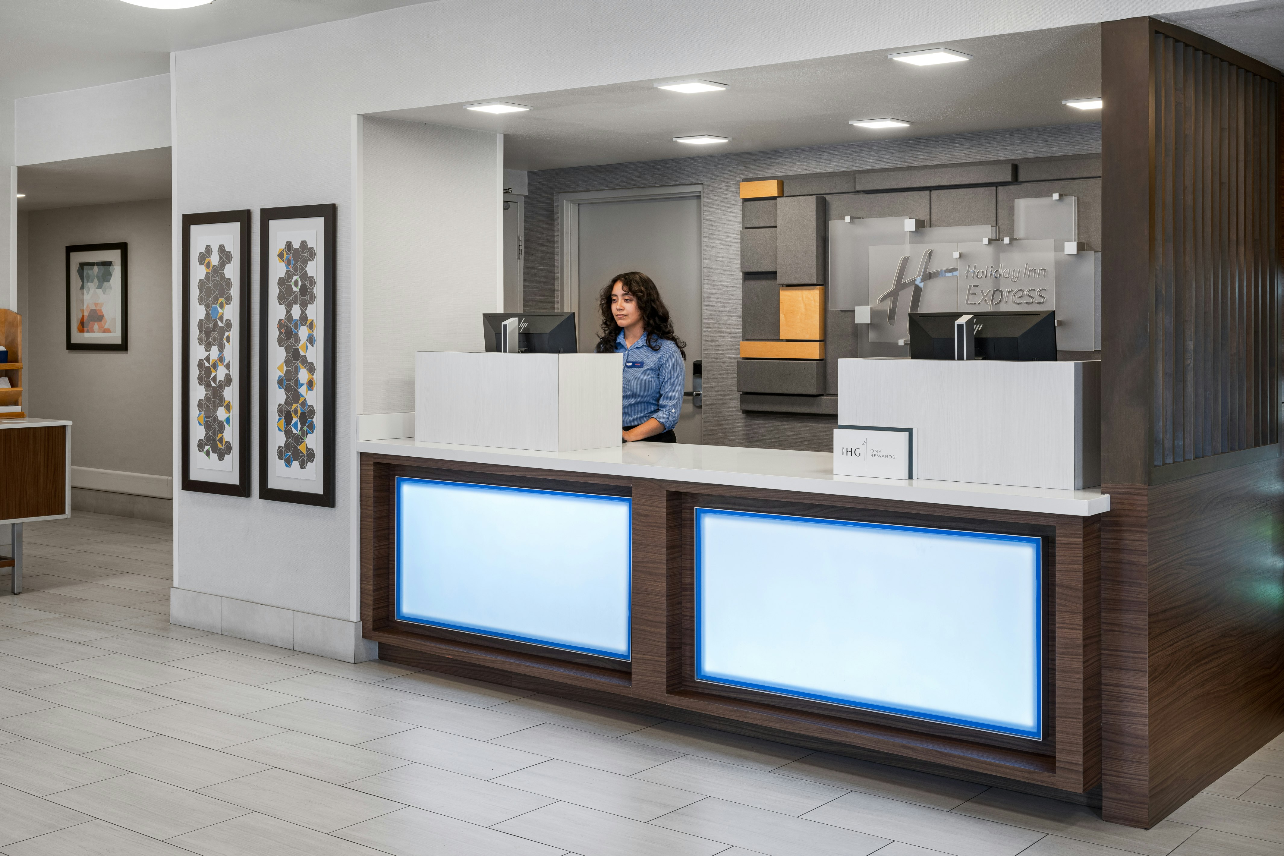 Holiday Inn Express San Diego-Sea World Area, an IHG Hotel 8/73