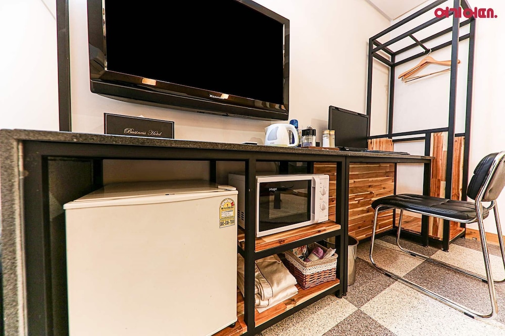 Cheonan Business Hotel 40/50