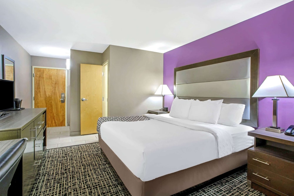 La Quinta Inn by Wyndham Radford 13/44