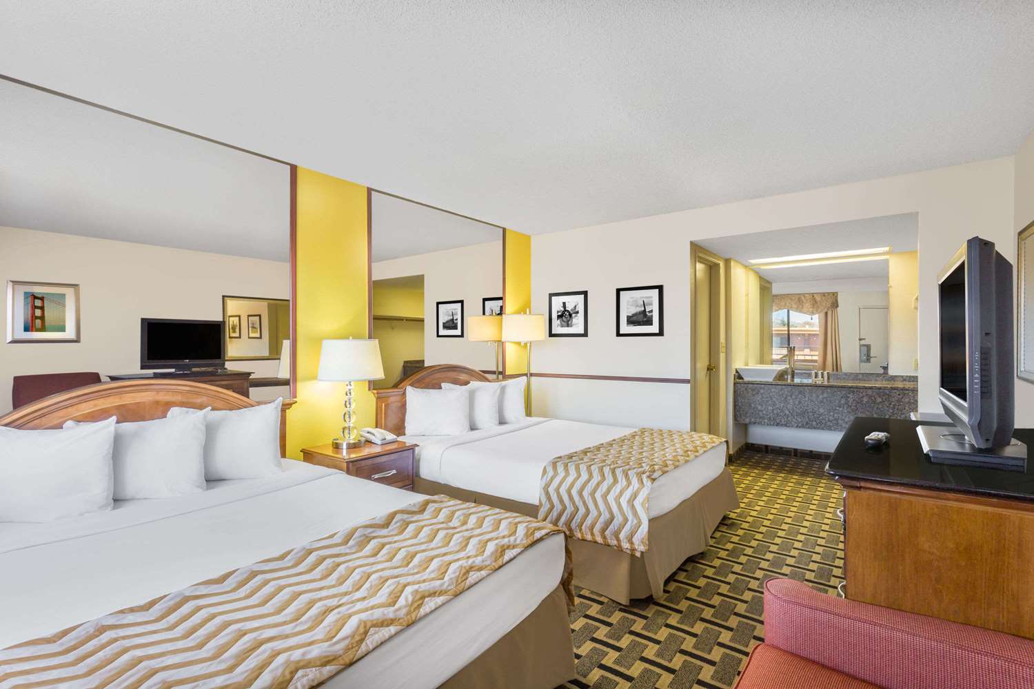 Travelodge by Wyndham Reno Downtown 16/37
