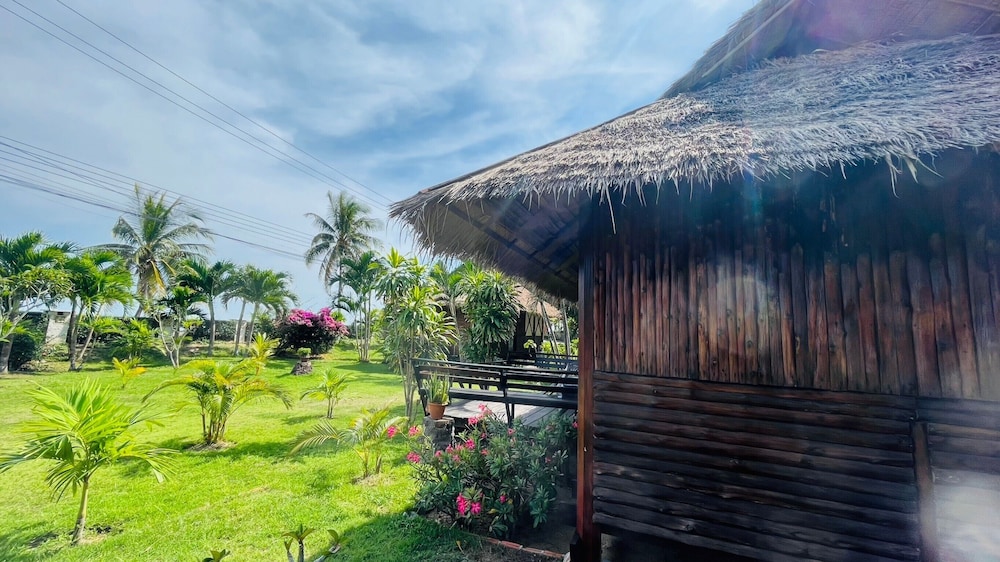 Suan Ban Krut Beach Resort 10/66