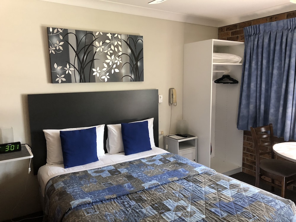 Golden Grain Motor Inn 6/62