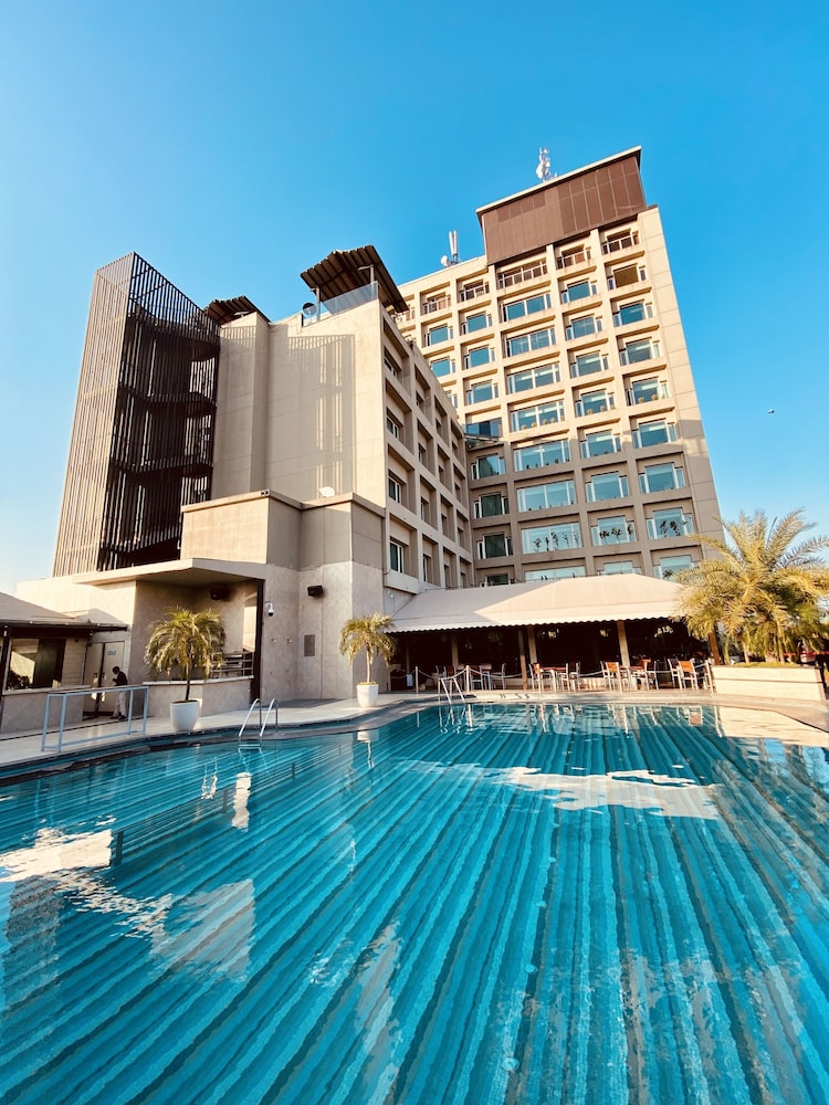 The Landmark Hotel 2/49