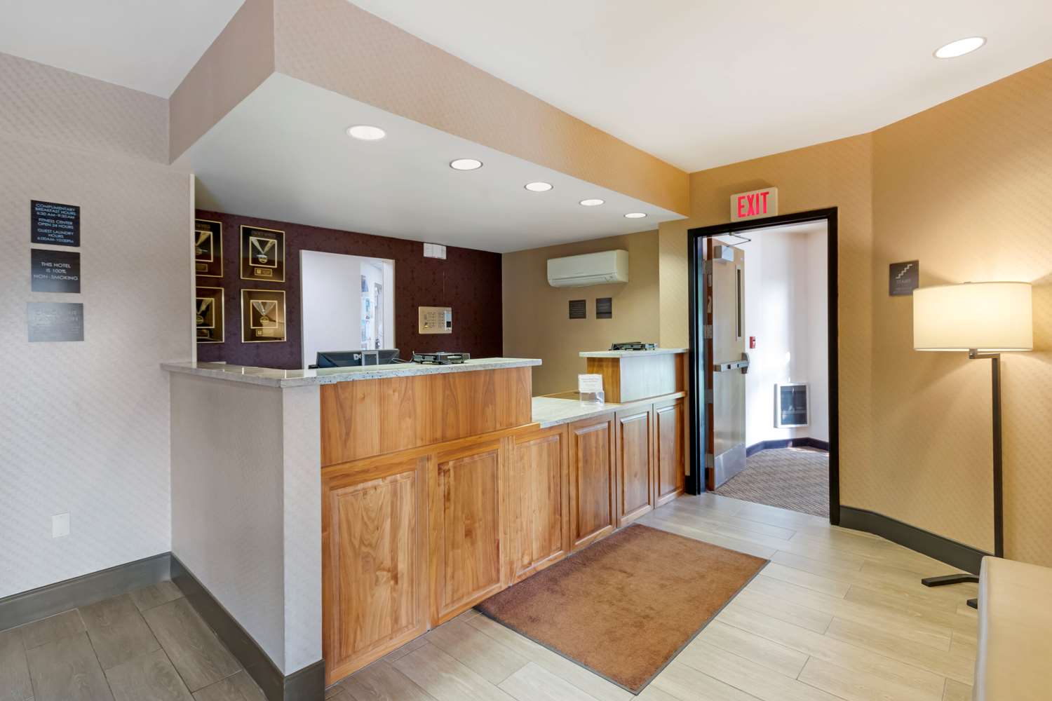 Comfort Inn and Suites Market Airport 8/17