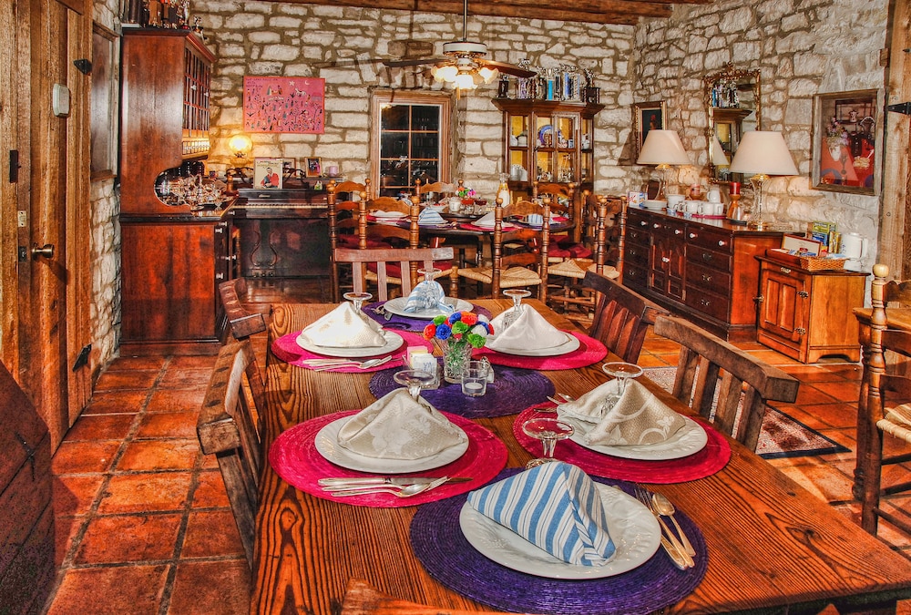 Kuebler Waldrip Haus Bed and Breakfast 32/50