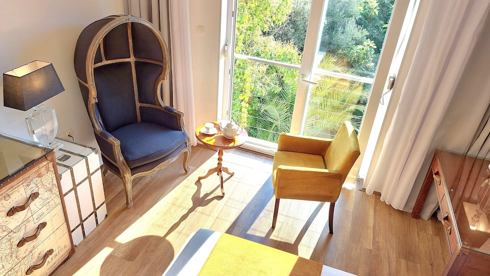 Refresh Boutique Apartments 30/50