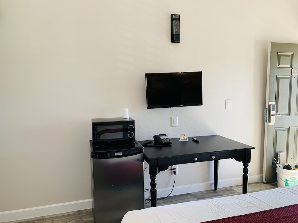 Escondido Inn 37/42