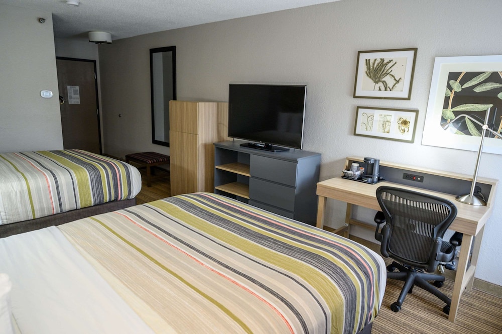 غرفة بسريرين كوين لذوي الإعاقة، Country Inn & Suites by Radisson Greenfield IN 5/9
