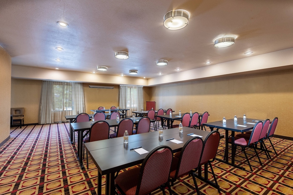 Fairfield Inn and Suites Gainesville 22/34