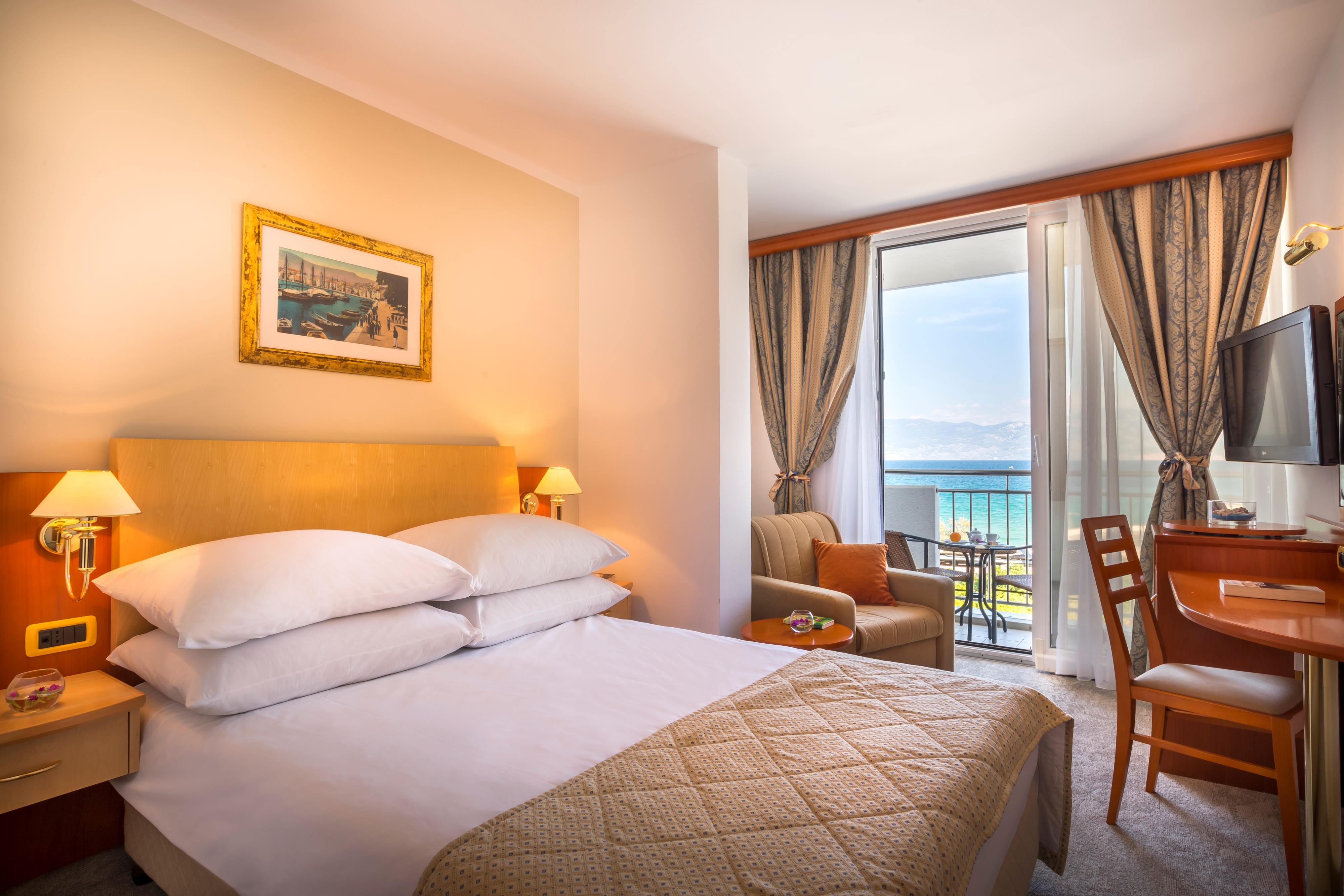 Superior, Triple, Sea Side, Balcony