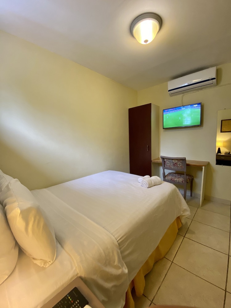 Morrison Hotel San Salvador 23/49