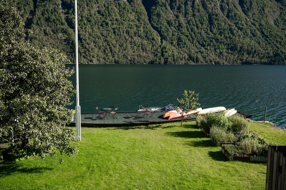 Fjaerland Fjordstove Hotell 52/63