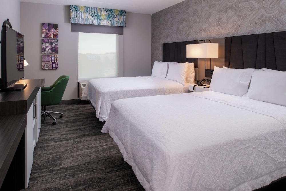 Hampton Inn And Suites Winston Salem Downtown 16/53