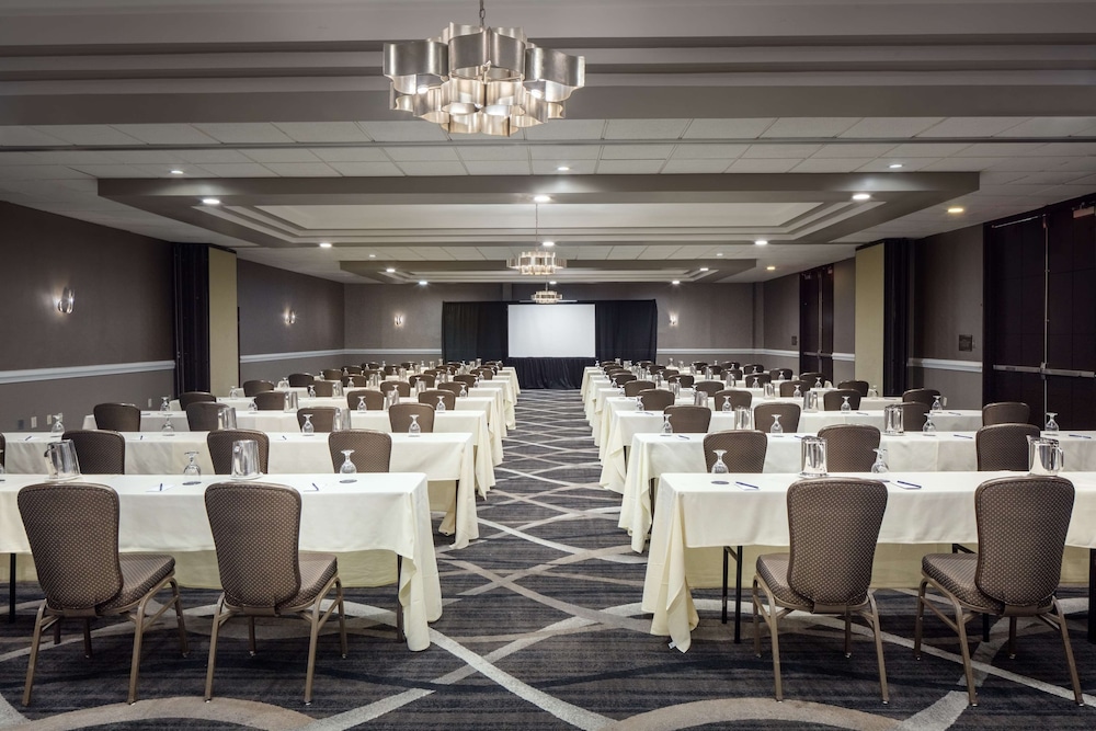 DoubleTree by Hilton Cherry Hill Philadelphia 41/46
