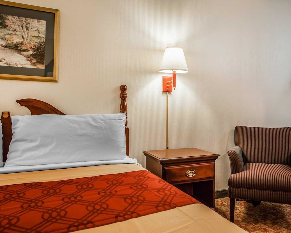Econo Lodge Douglassville Pottstown 16/33