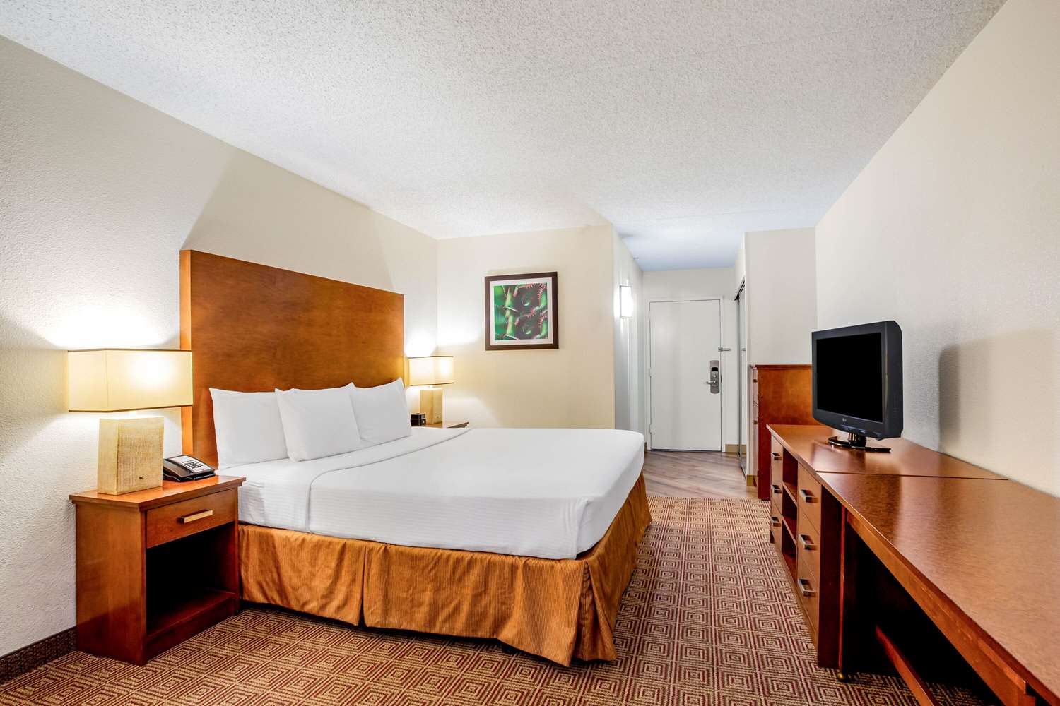 La Quinta Inn & Suites by Wyndham Danbury 18/58
