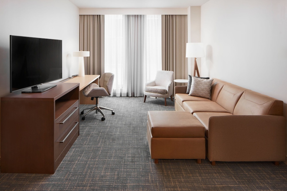 Residence Inn by Marriott Reston 24/37