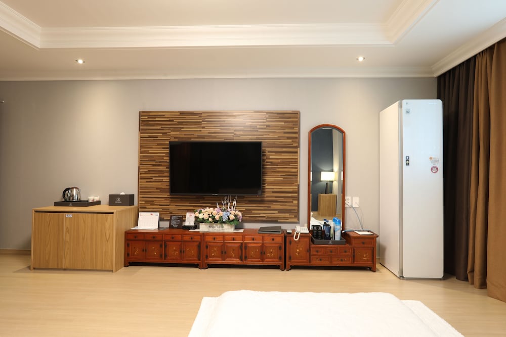 Empire Tourist Hotel 28/33