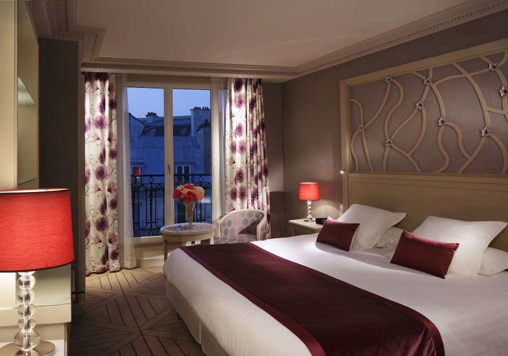 Hotel Rochester Champs-Elysees 12/68