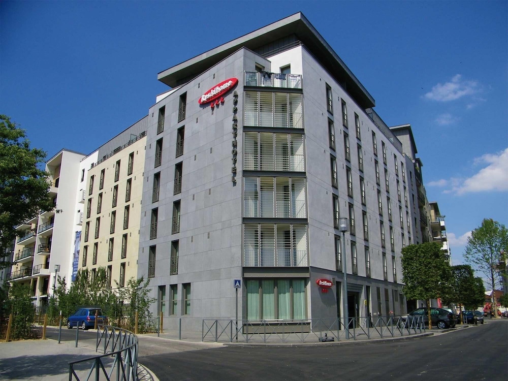 Residhome Asnieres 1/77