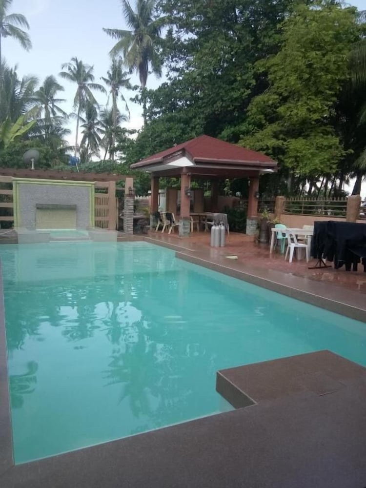 The Red Palm Resort 7/26