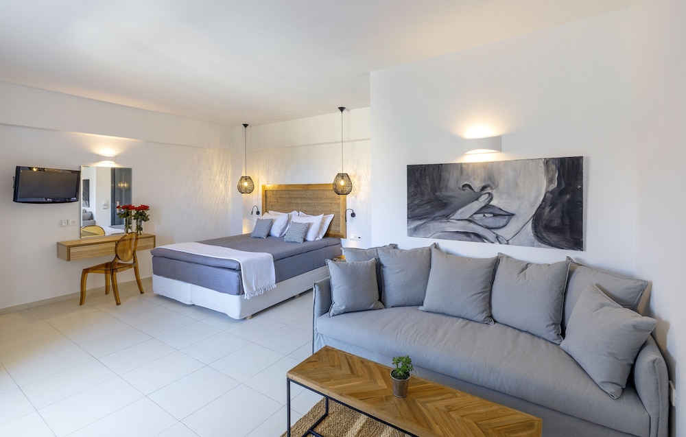 La Stella Suites 42/64
