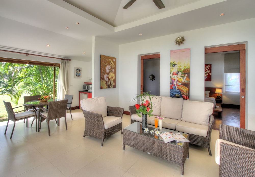 Laguna Villas Boutique Hotel 48/72