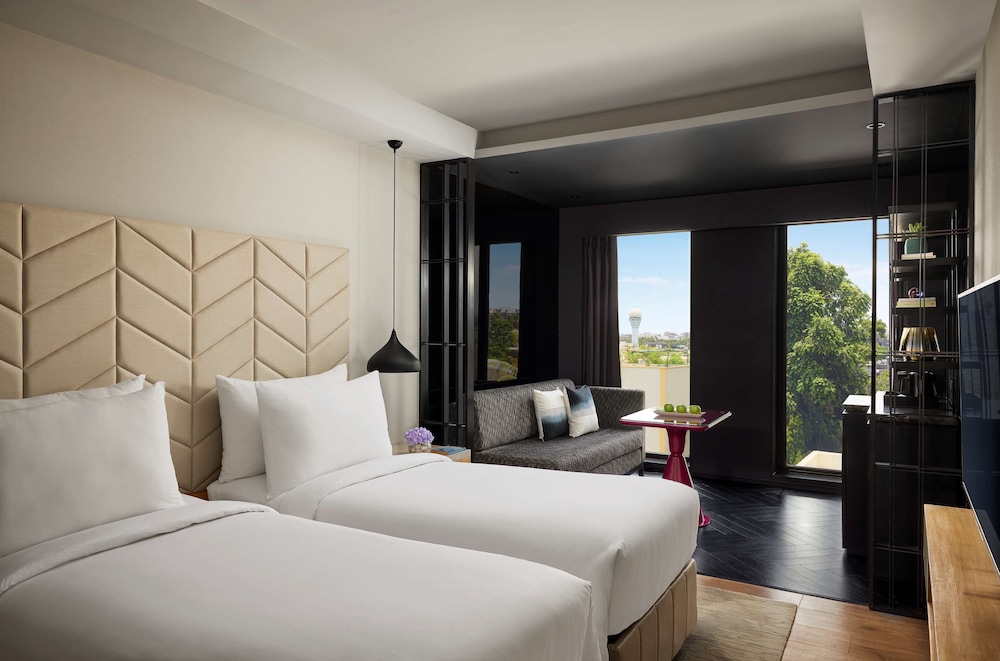 Hyatt Centric Juhu Mumbai 4/47