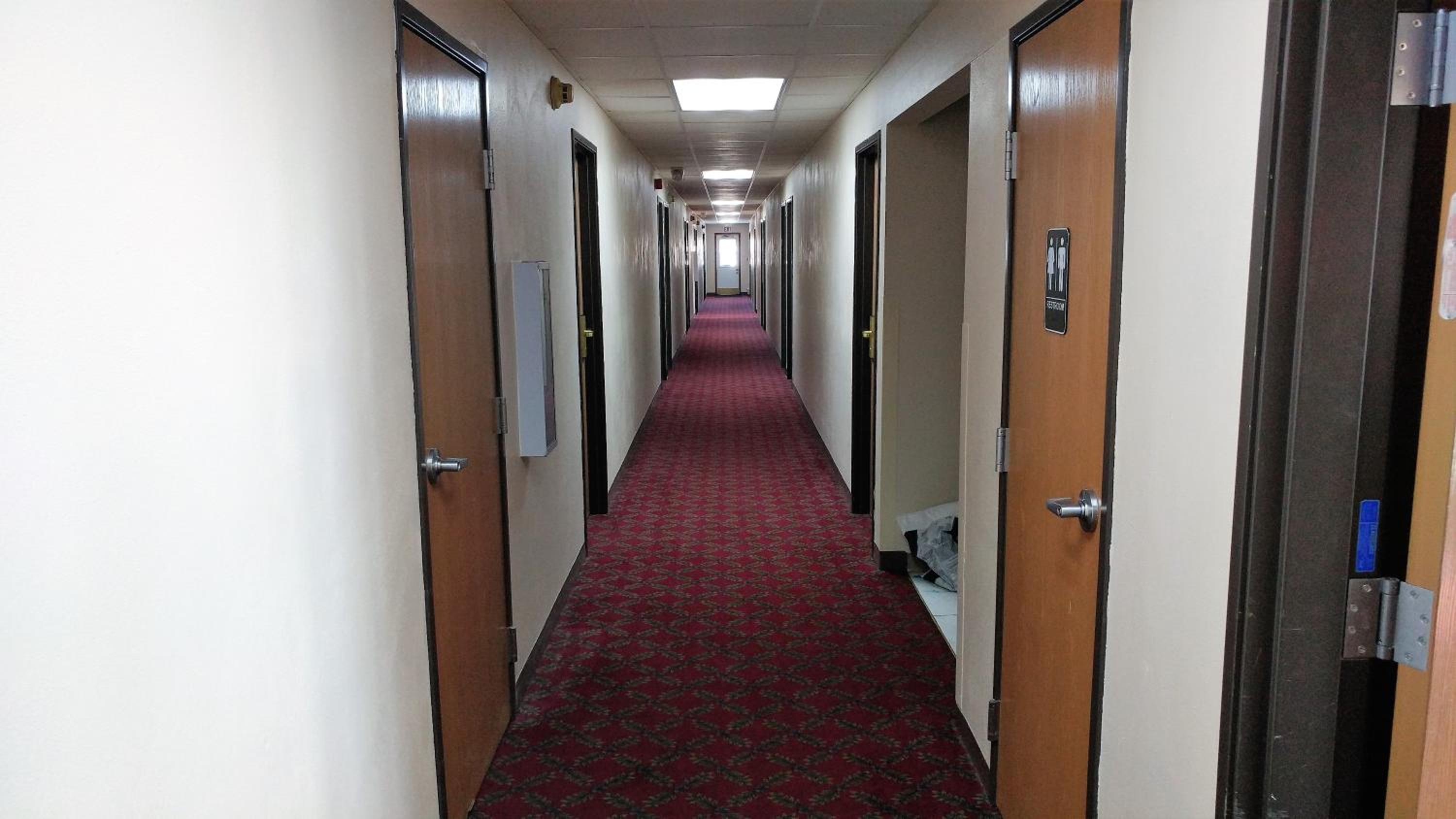 Red Carpet Inn 21/48