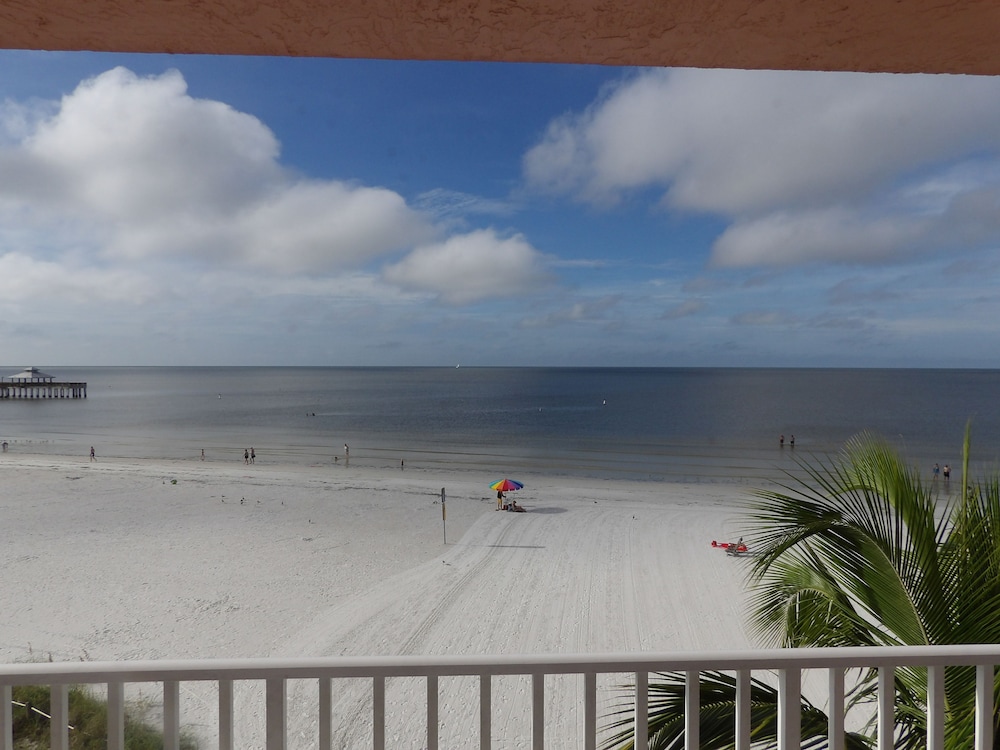 Edison Beach House 46/50