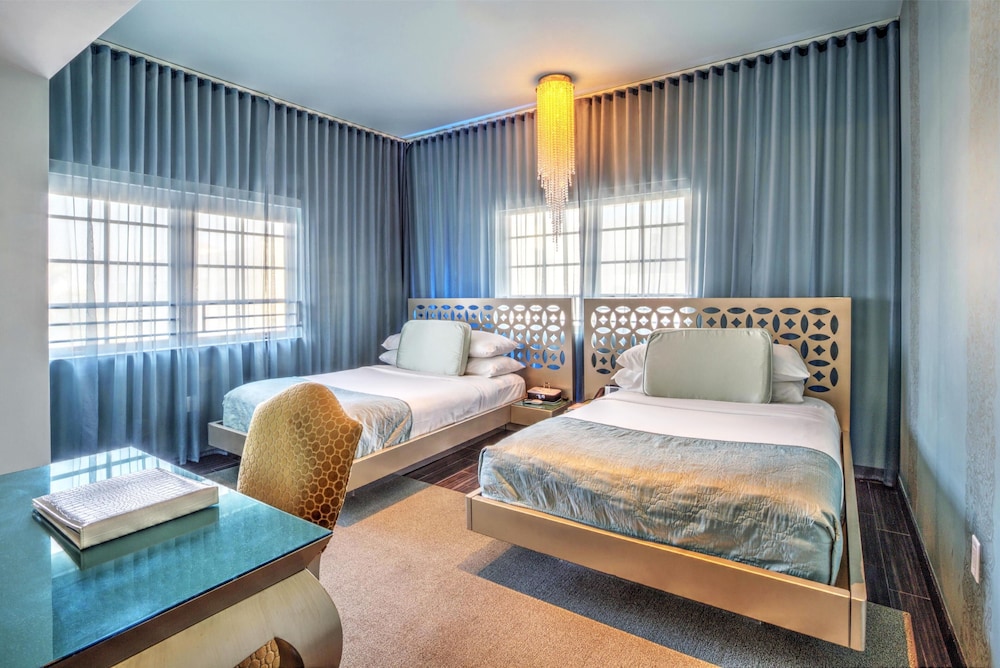 Gold, 2 Double Beds, Accessible