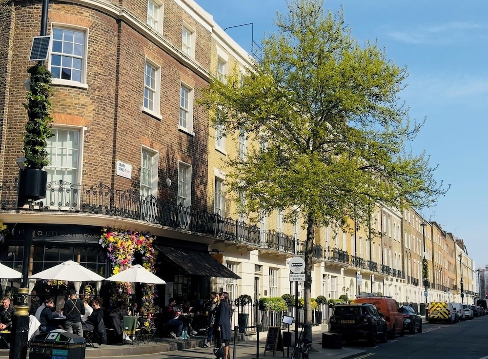 Ebury House Hotel 50/50